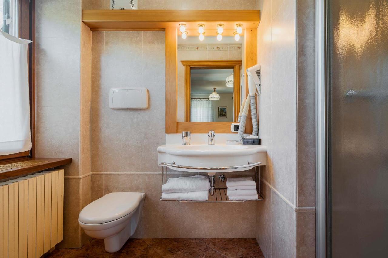 Double Room with Balcony,1405127522:JPEG